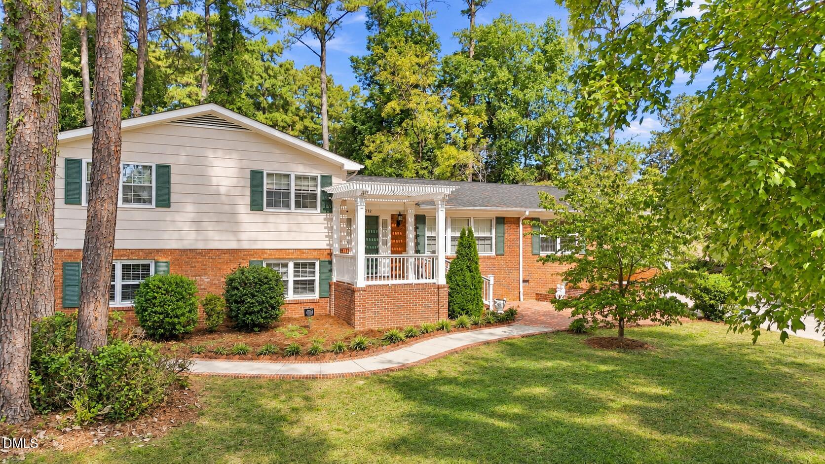 212 Ellwood Drive — photo