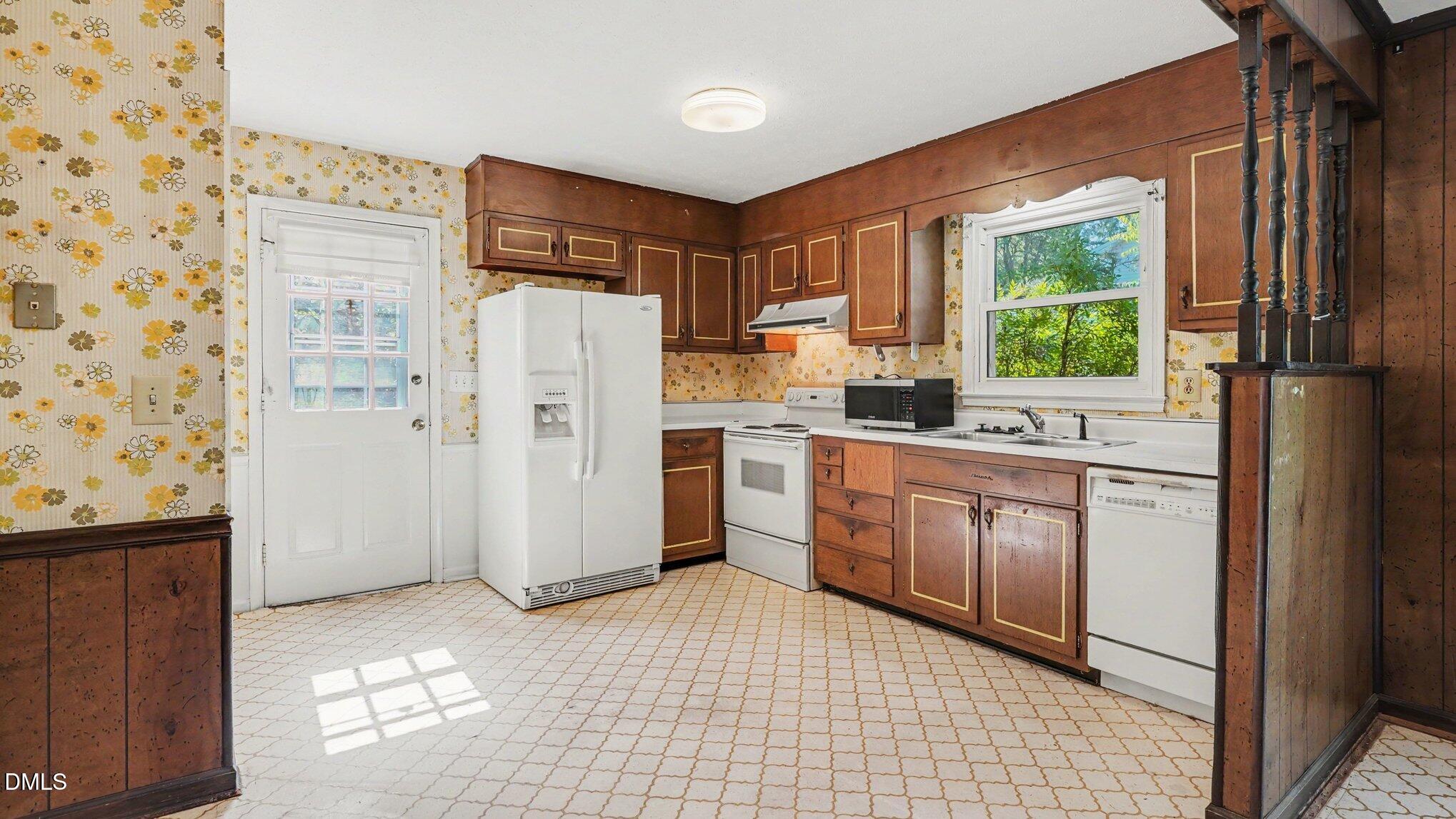 1240 Castlegate Court — photo