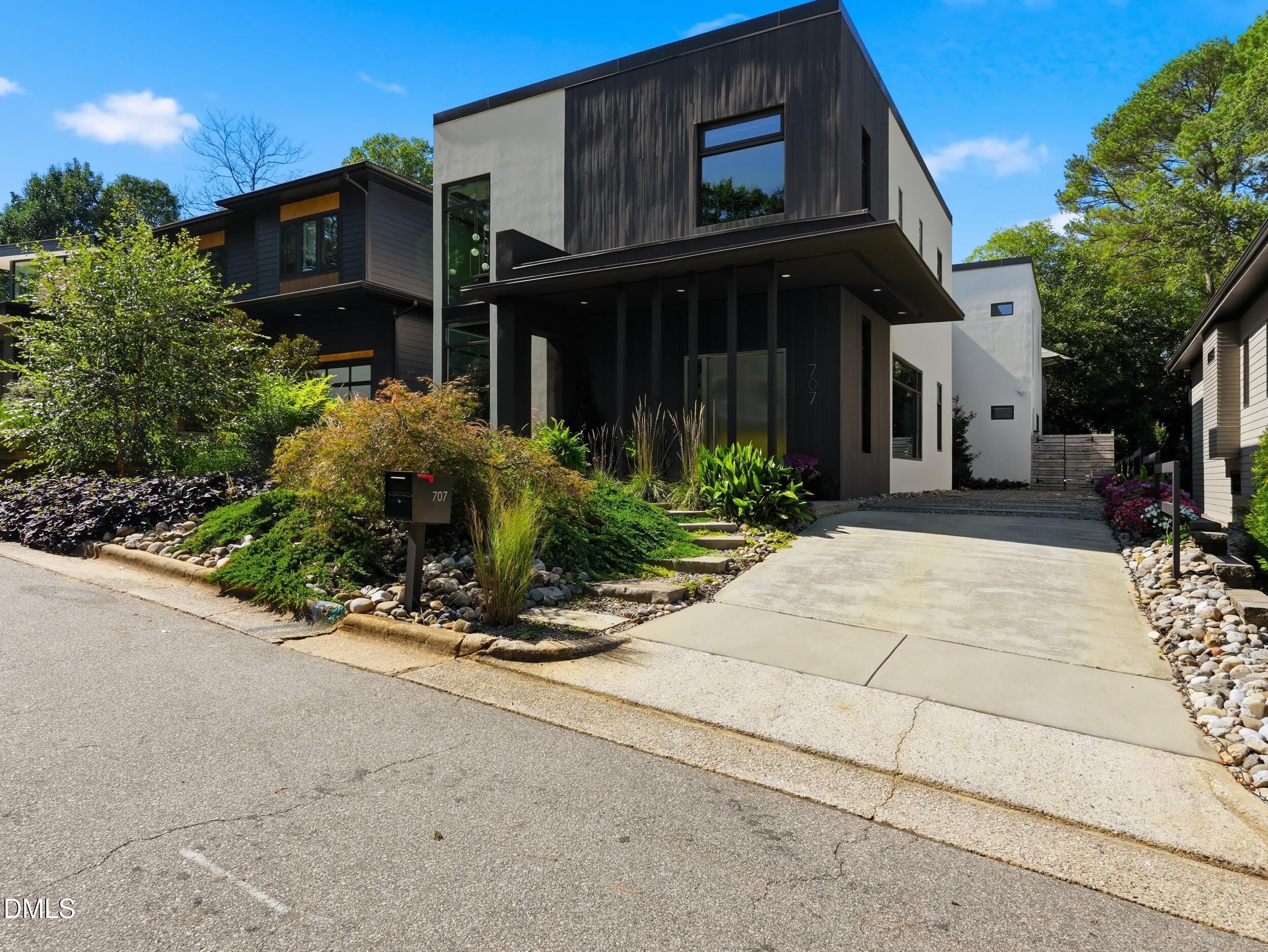 707 Chamberlain Street — photo