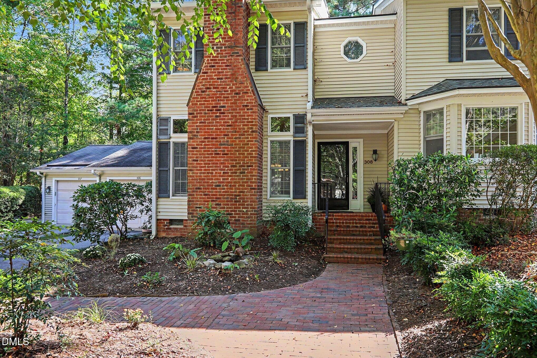 308 Baneberry Close — photo