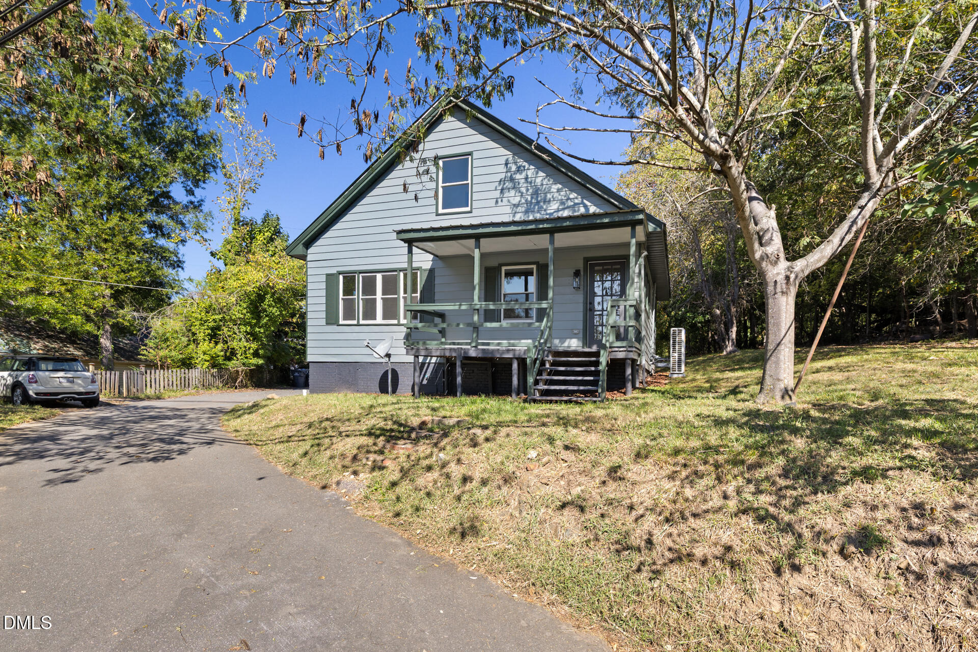 530 W King Street — photo