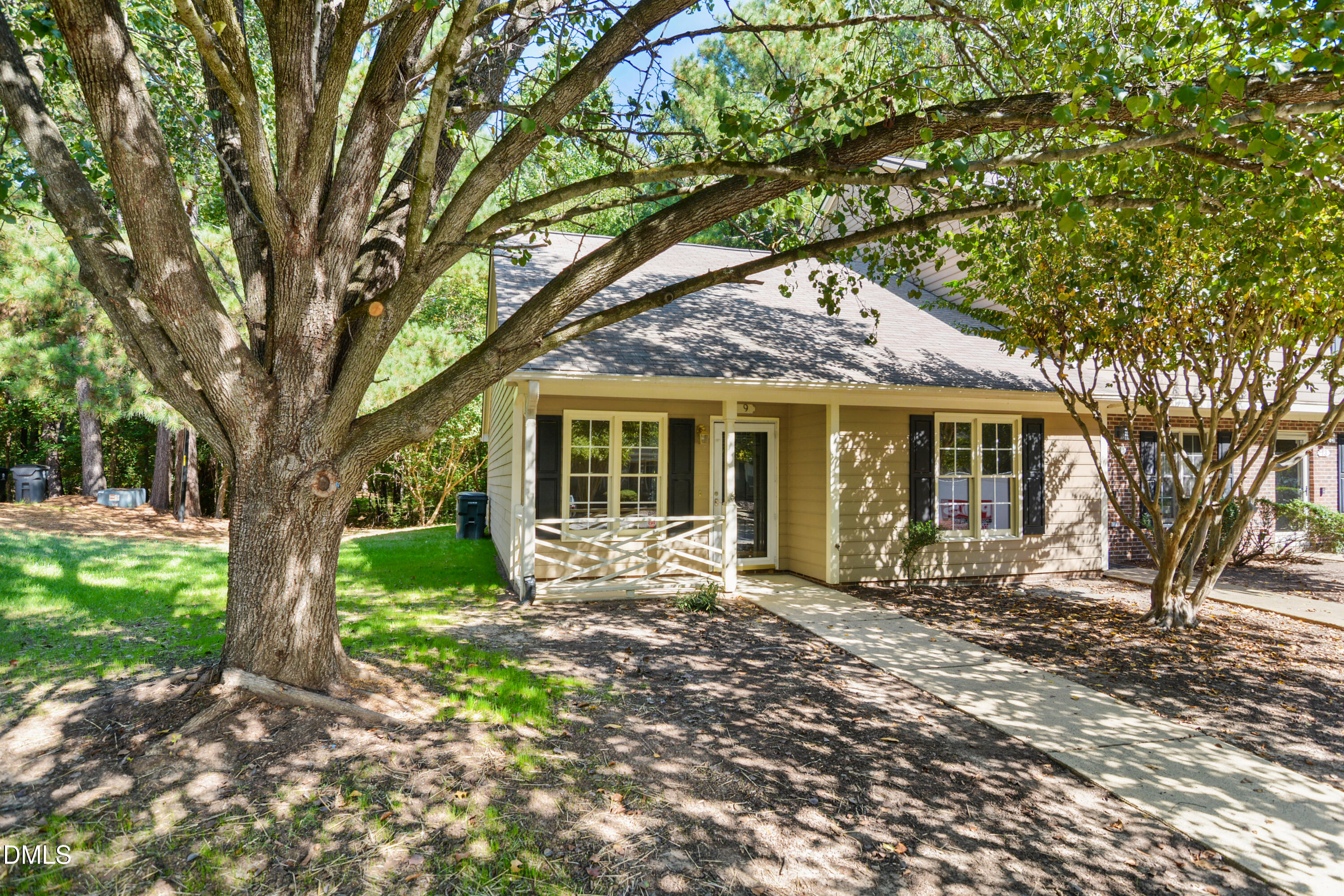 9 Crystal Oaks Court — photo