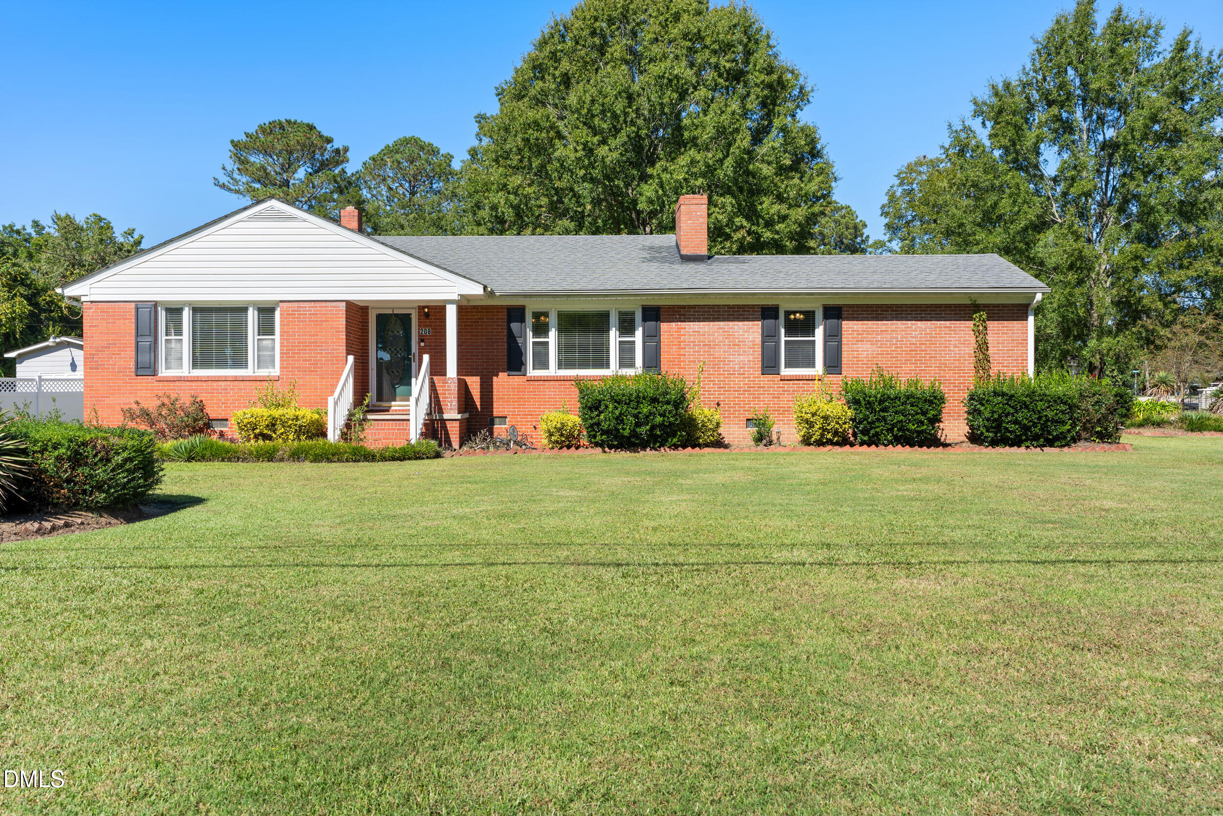 208 Old Post Road, Erwin, NC 28339 — photo 2