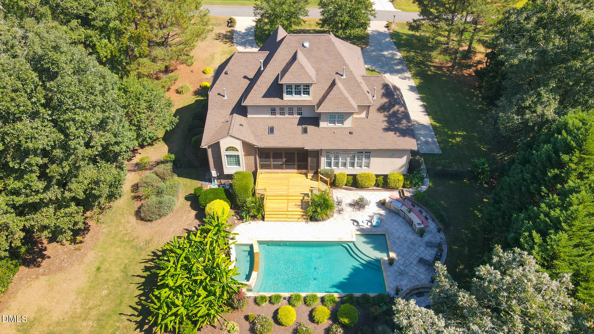 1085 Tacketts Pond Drive — photo