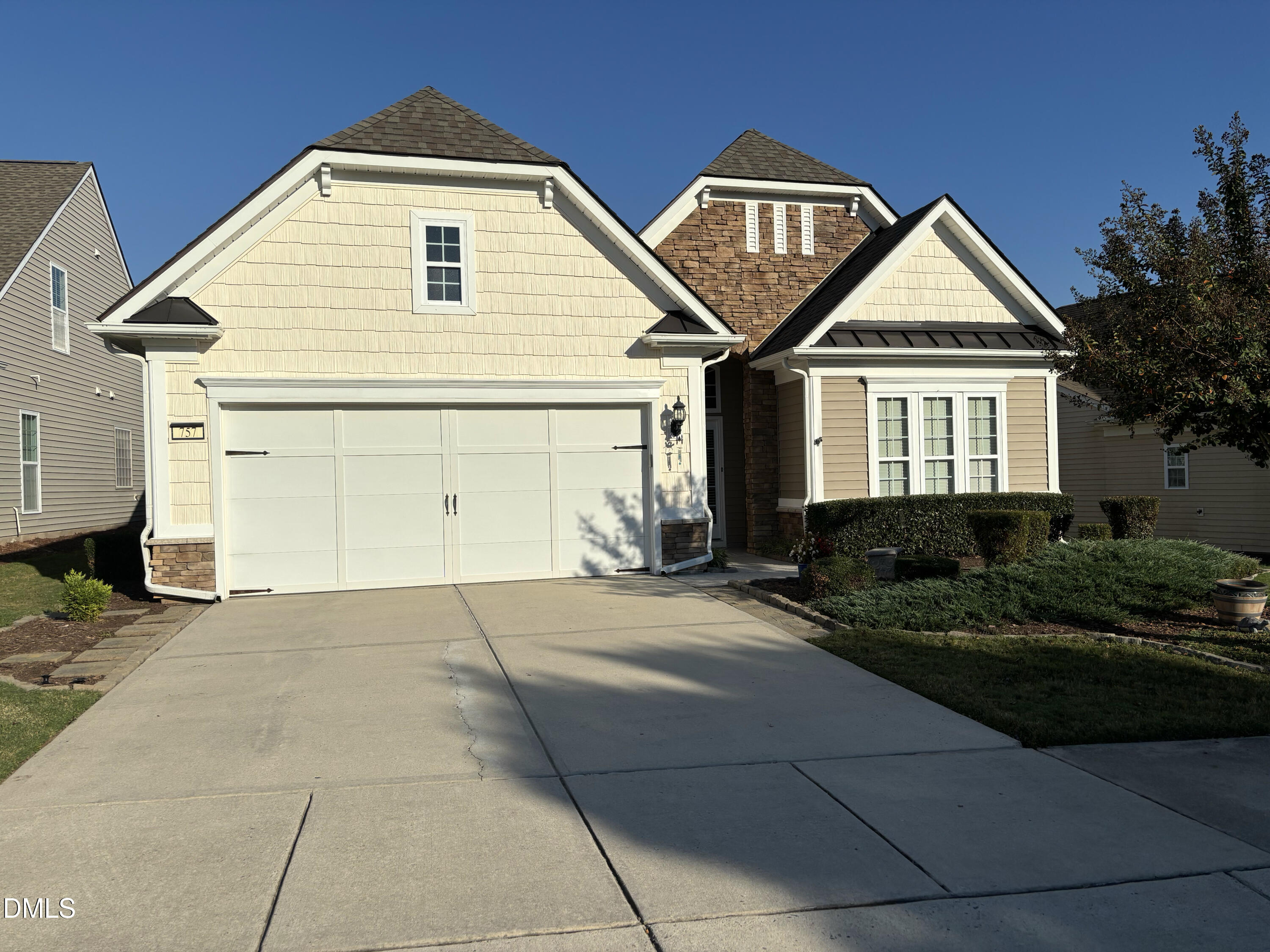 757 Eldridge Loop — photo