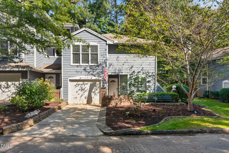 112 Union Jack Lane — photo