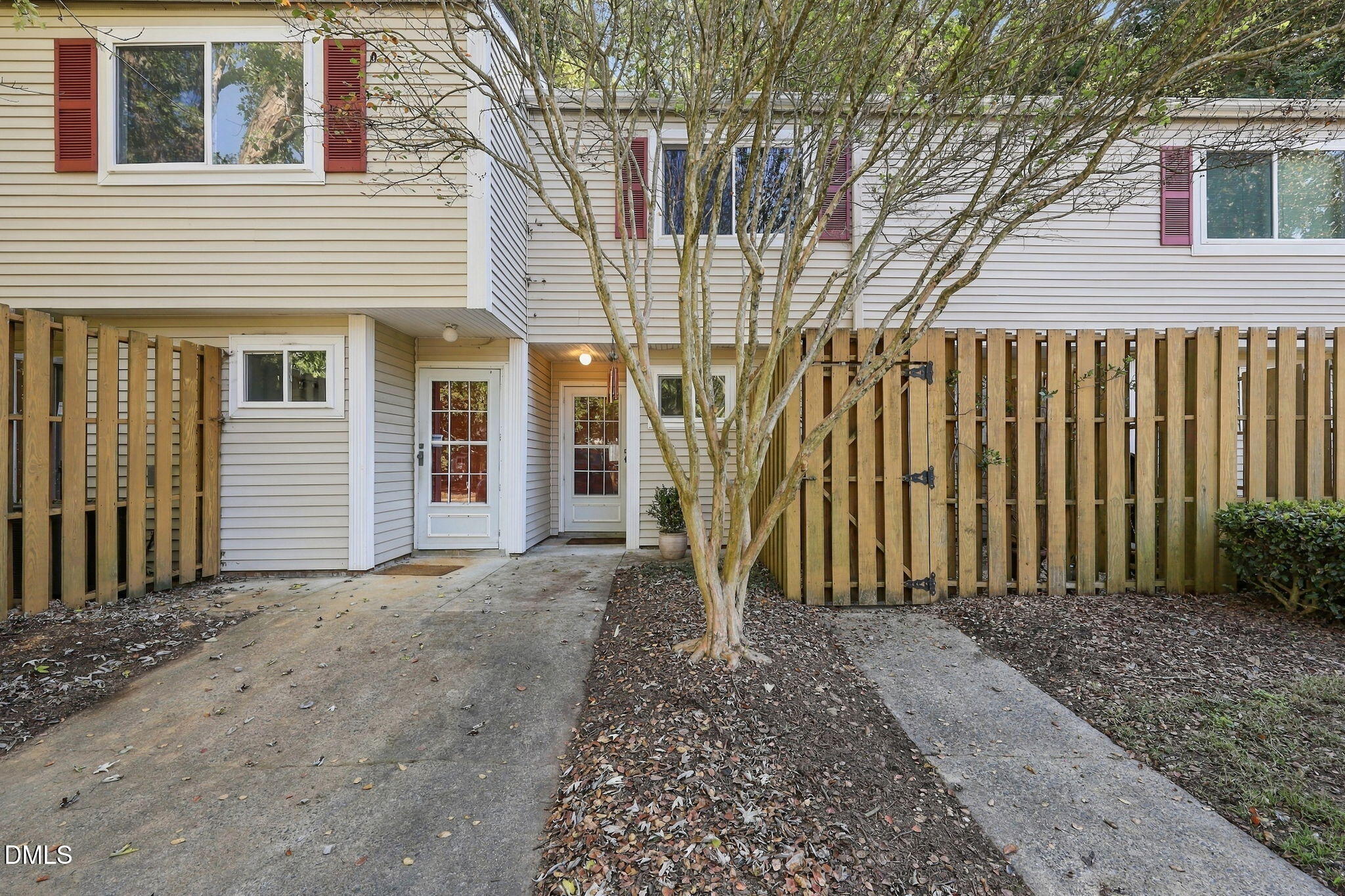 220 Elizabeth Street Apt a2 — photo