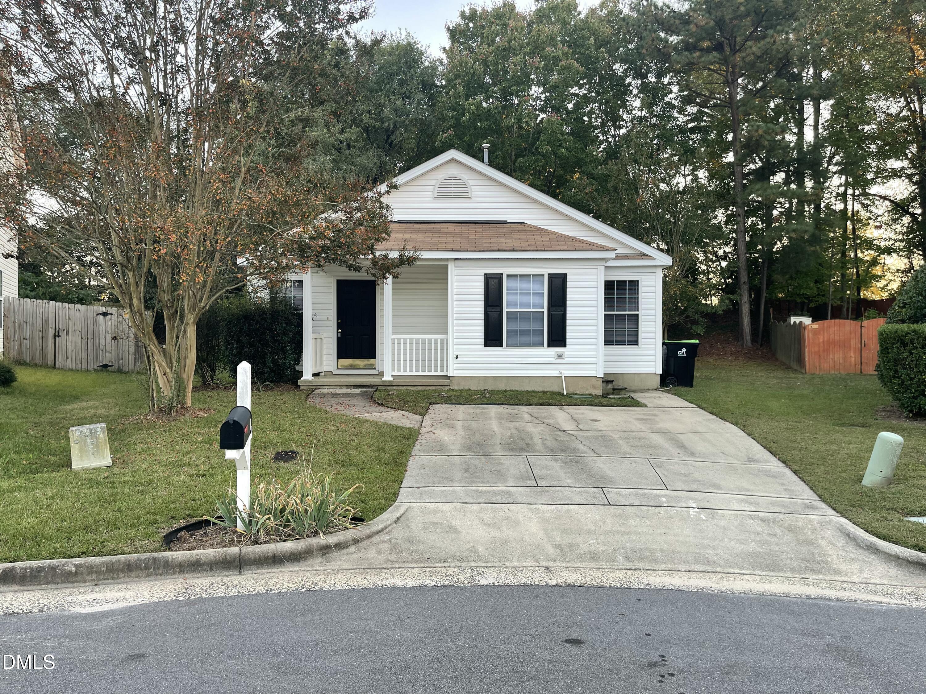 104 Lazy Days Court — photo