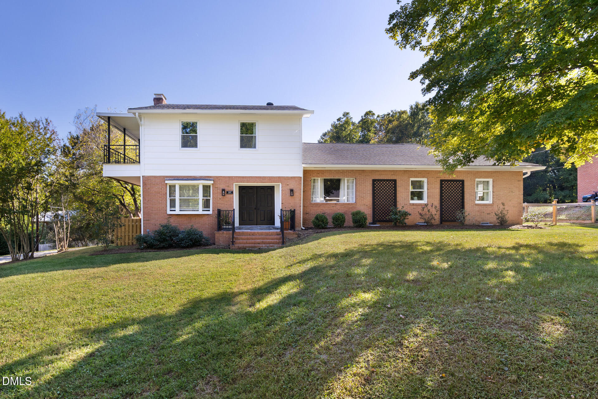 207 W Corbin Street — photo