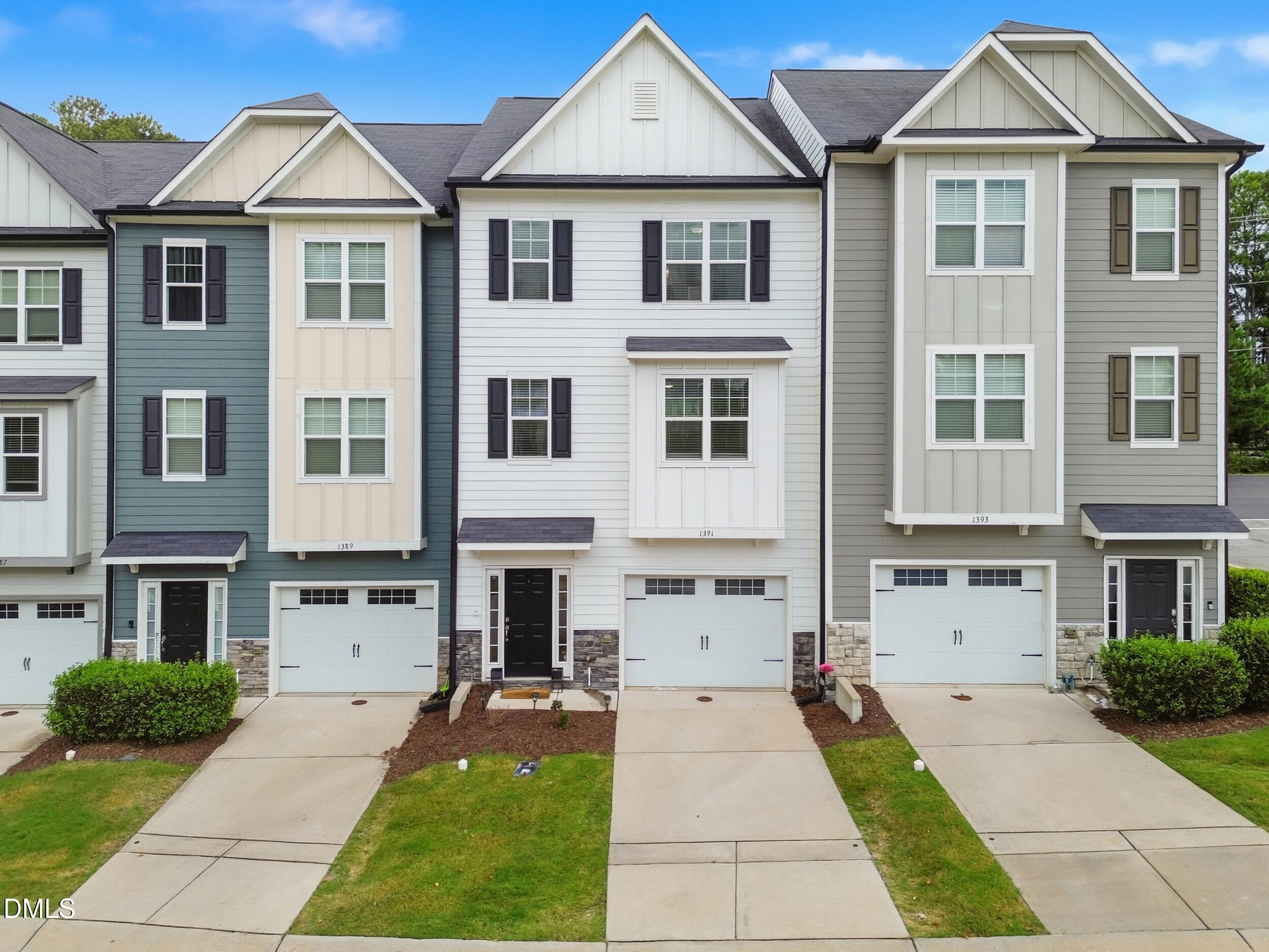 1391 Regents Lane — photo