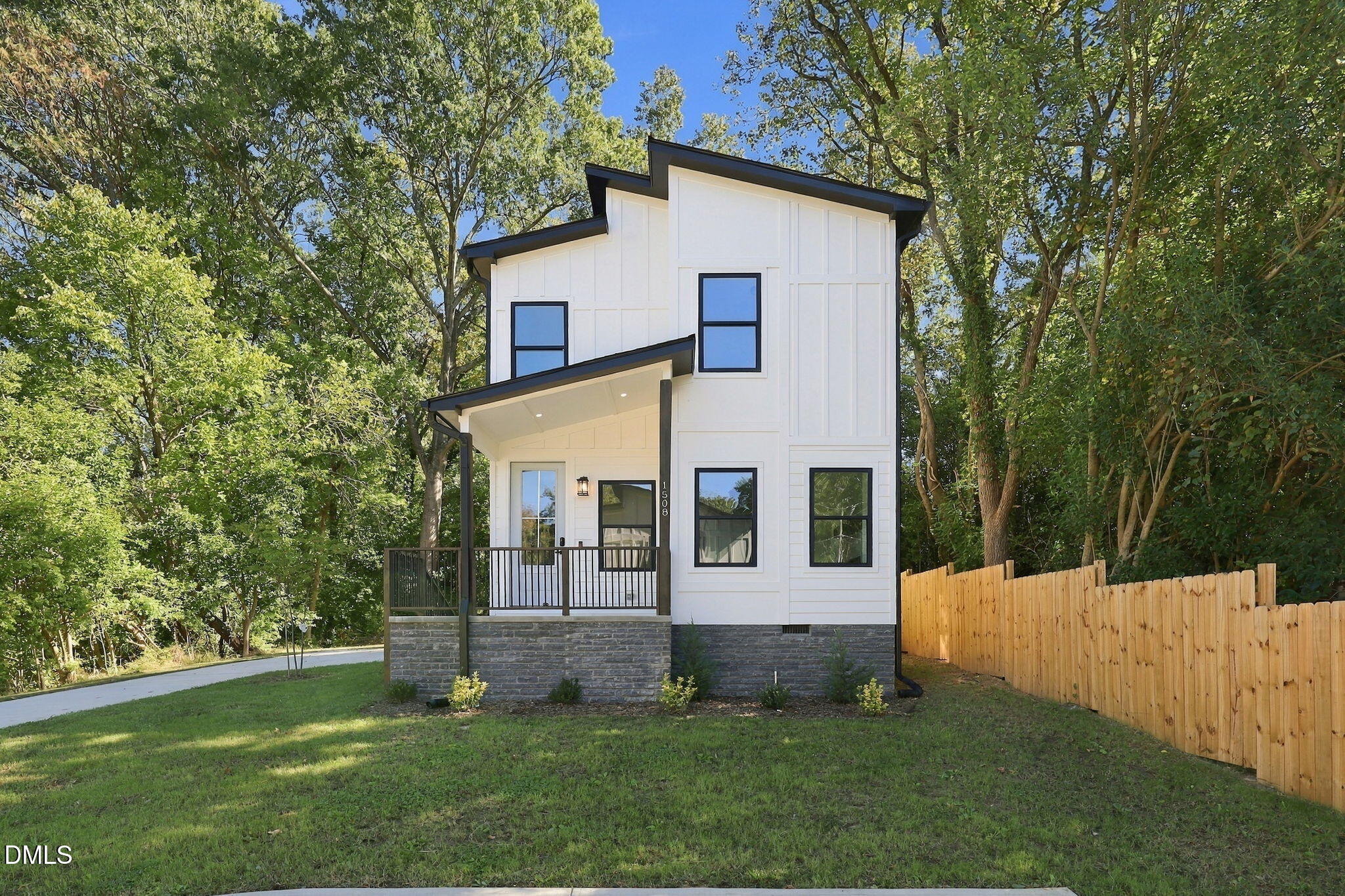 1508 N Hyde Park Avenue — photo