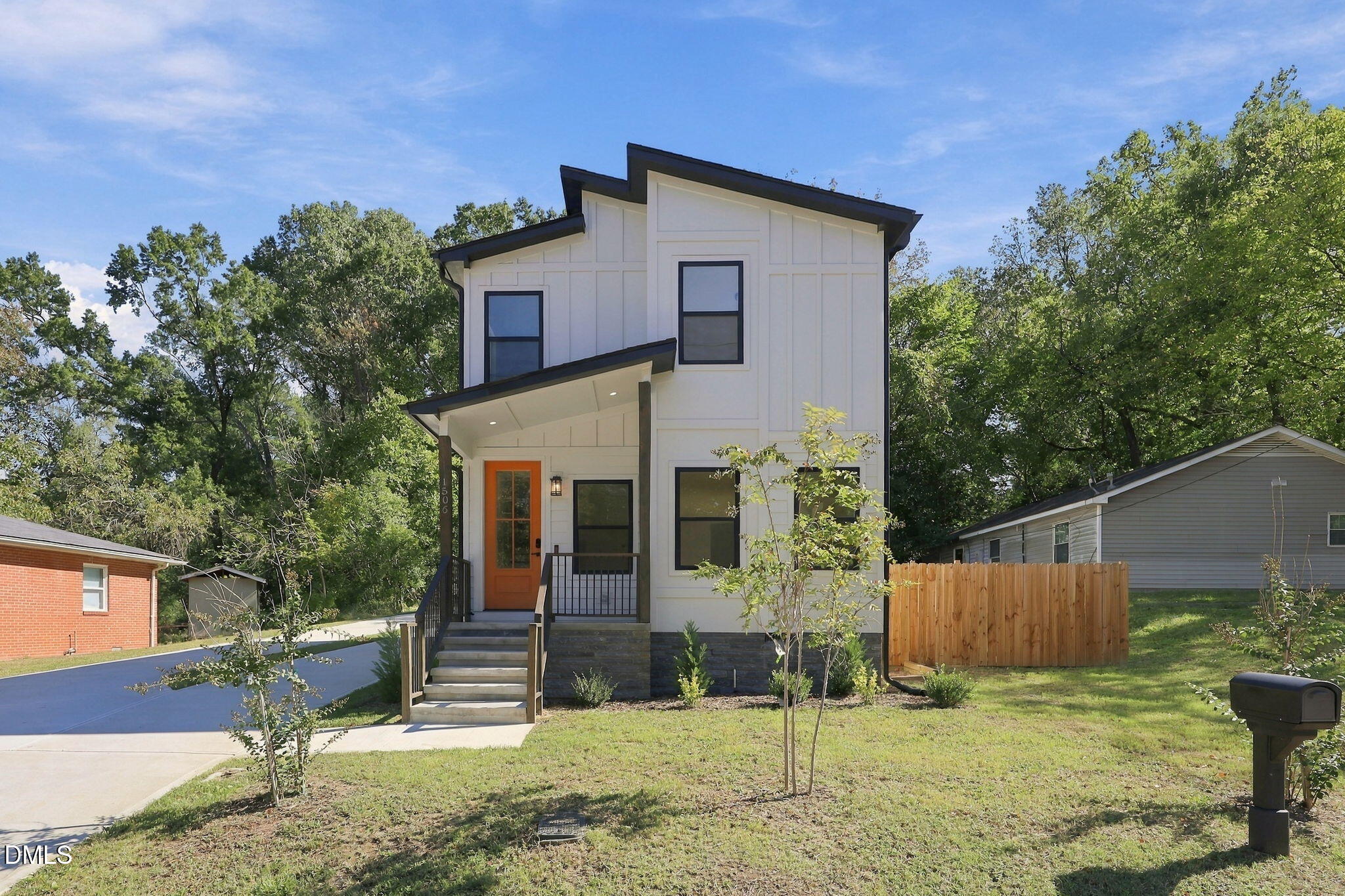 1506 N Hyde Park Avenue — photo