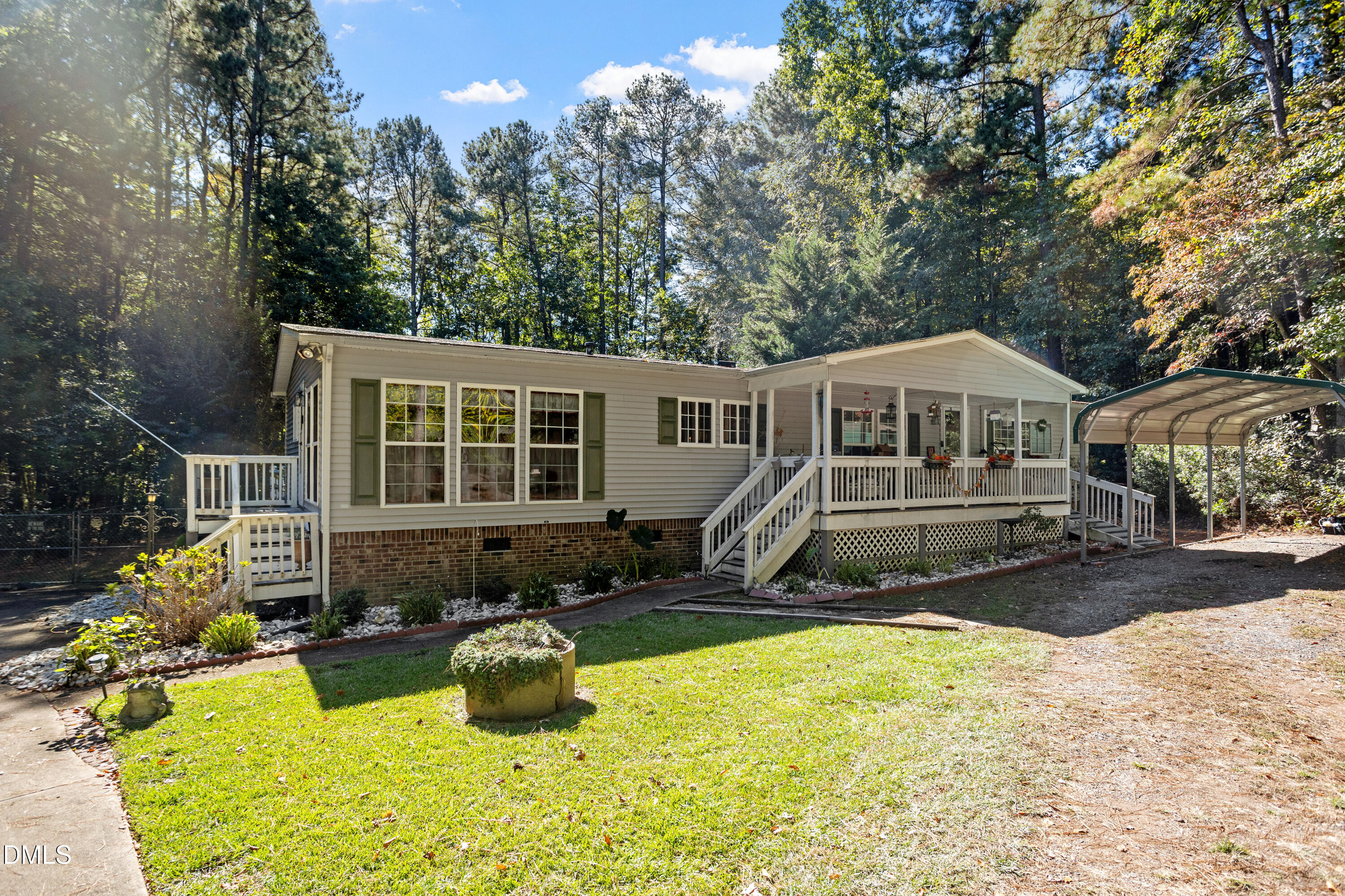 90 Poplar Creek Drive — photo