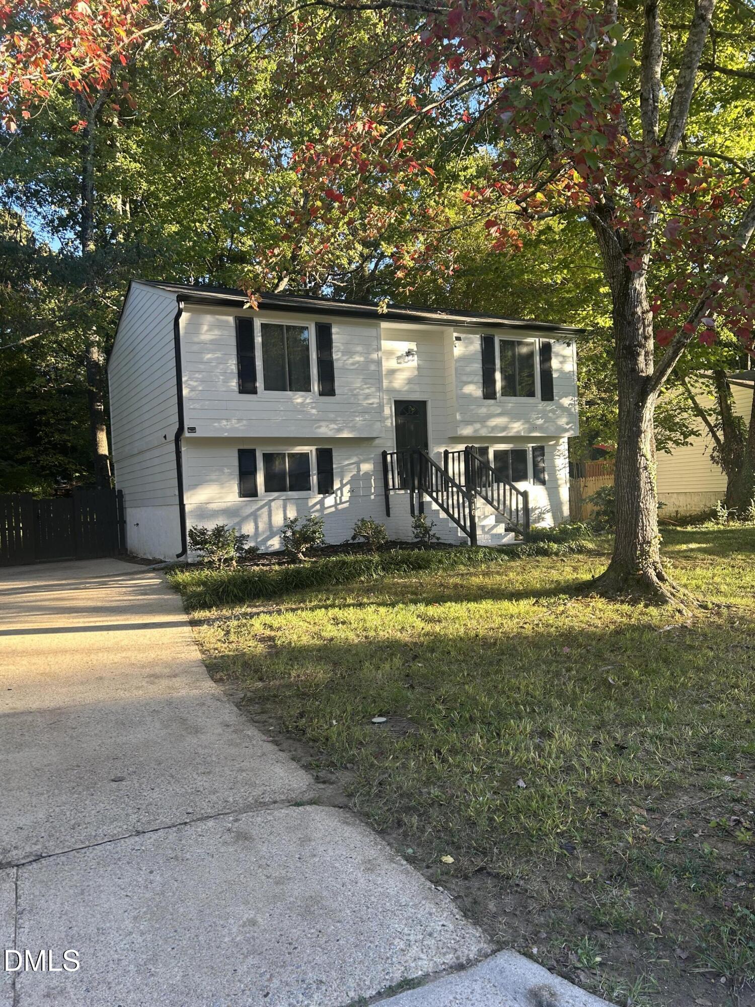 516 Drolmond Drive — photo