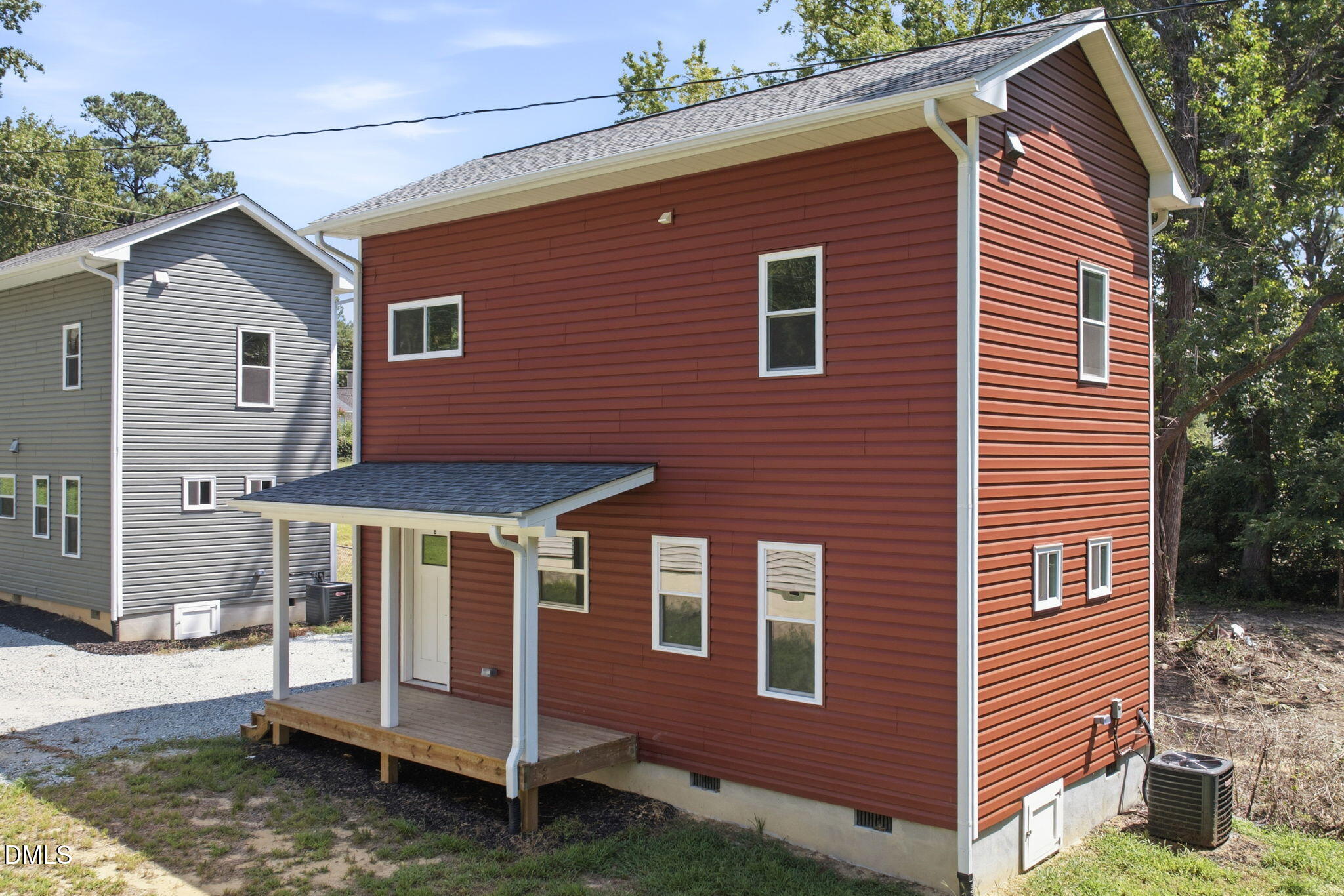 Home in Durham, NC 27704 — photo 2