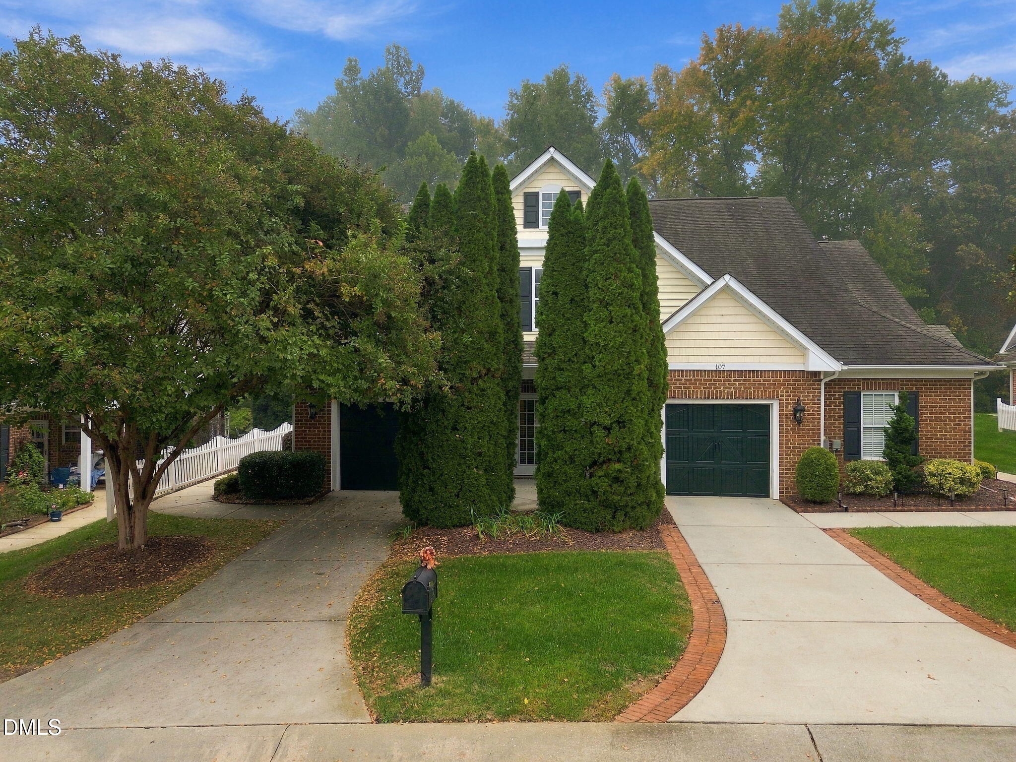 105 Kestrel Court — photo