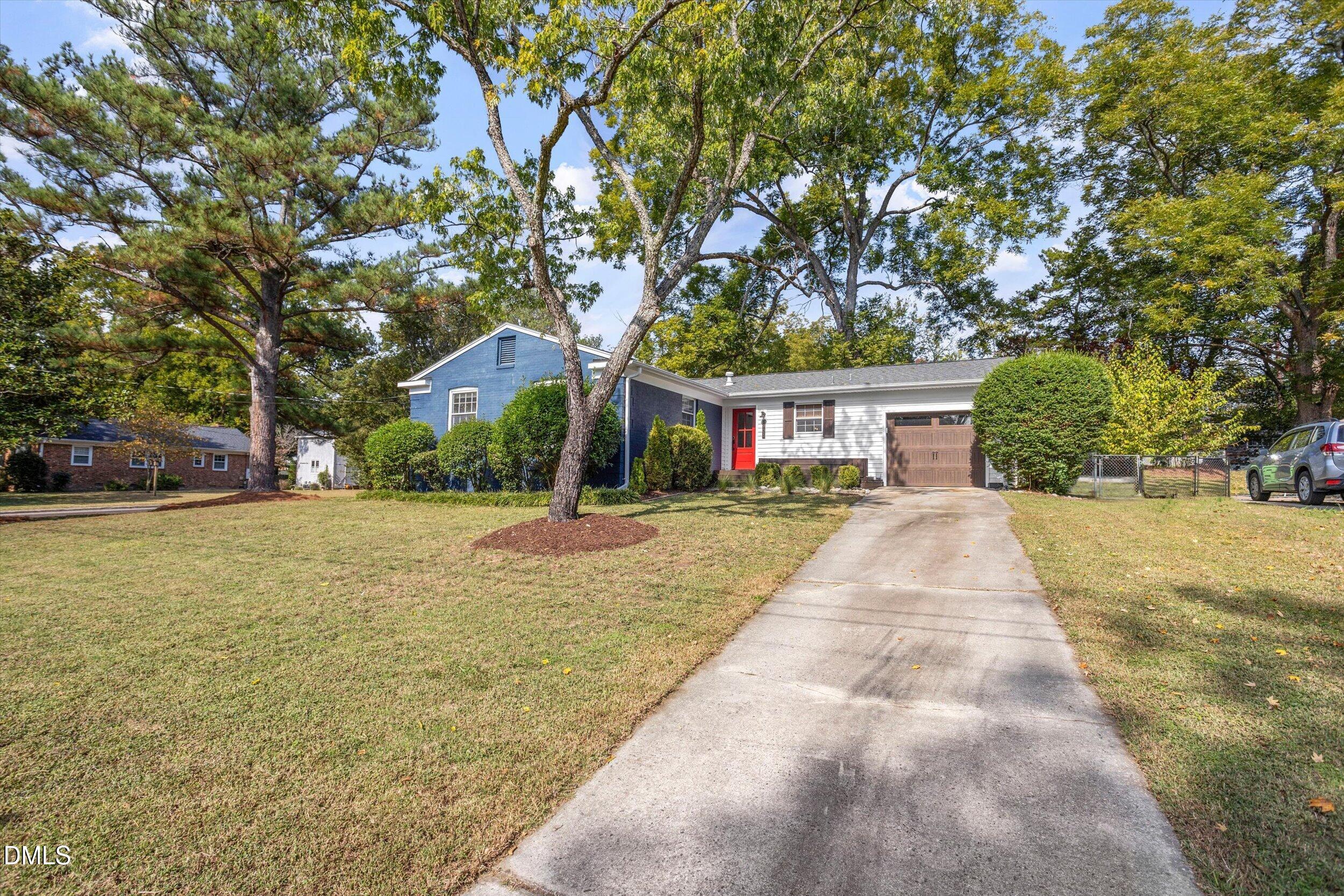 2901 Gladstone Drive — photo