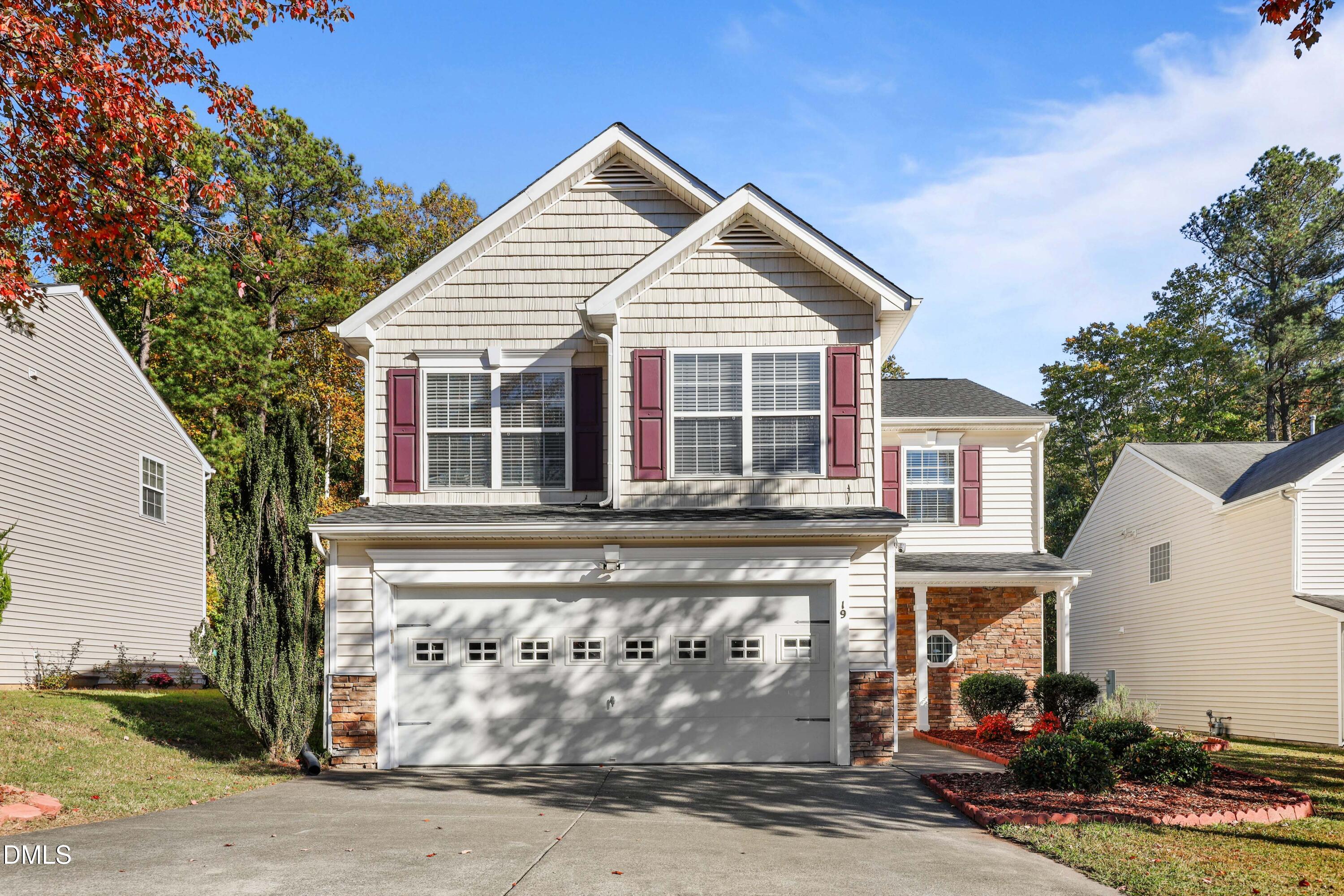 19 Redstone Court — photo