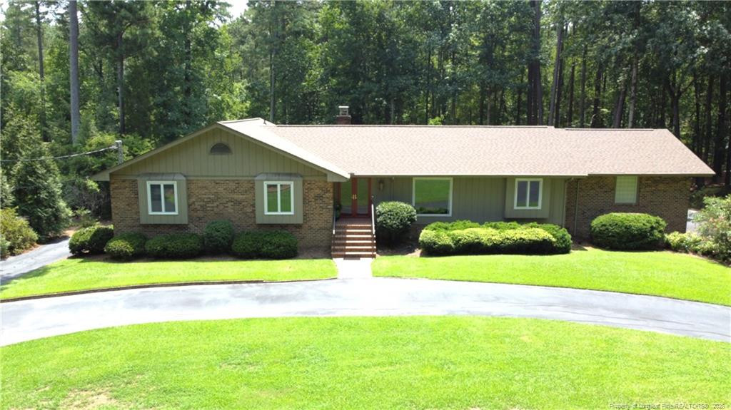 607 Pineknoll Drive — photo