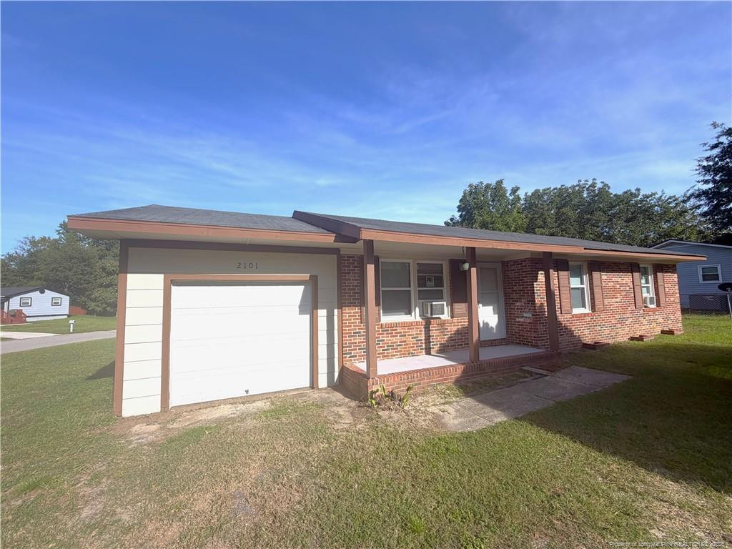 2101 Decor Street — photo