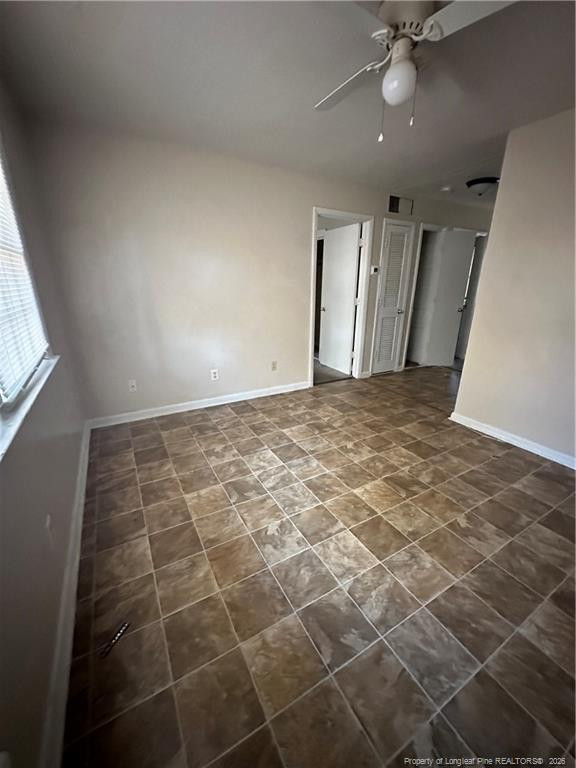 2122 Malloy Street 5 — photo