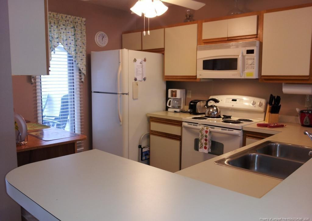 Home in Vass, NC 28394 — photo 3