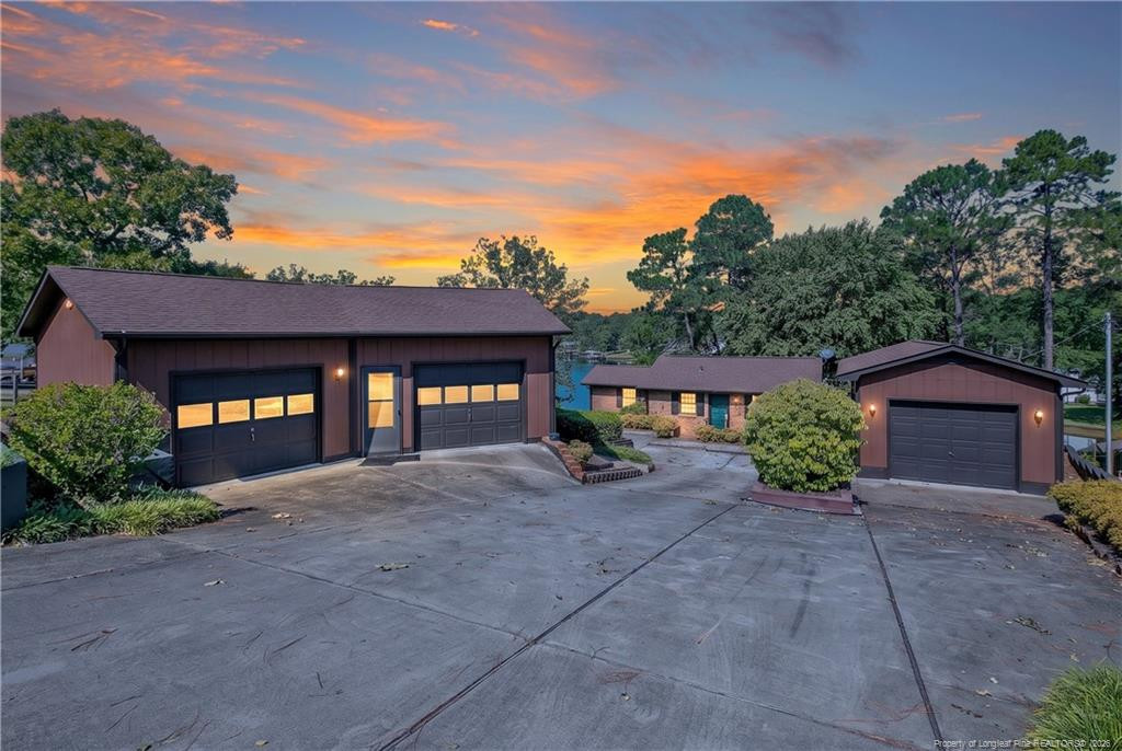 1074 Vic Keith Road — photo