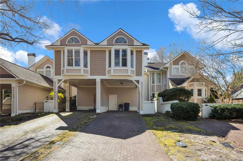742 Victorian Place — photo