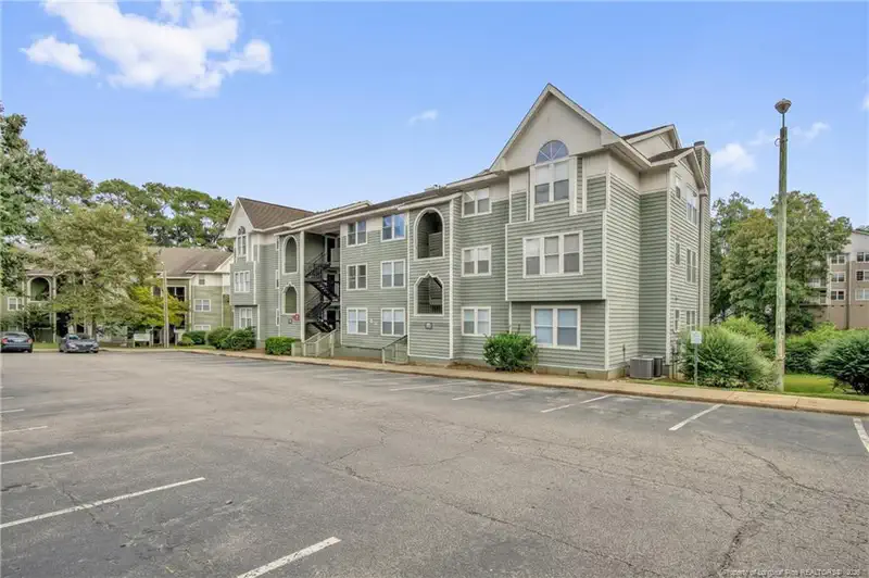 946 Stewarts Creek Drive 8 — photo