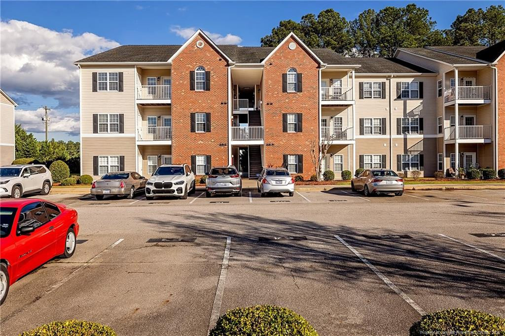625 Marshtree Lane Unit 304 — photo