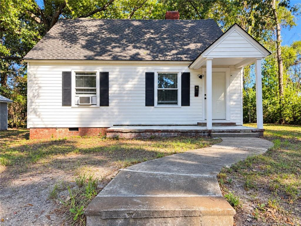 1049 Winslow Street — photo