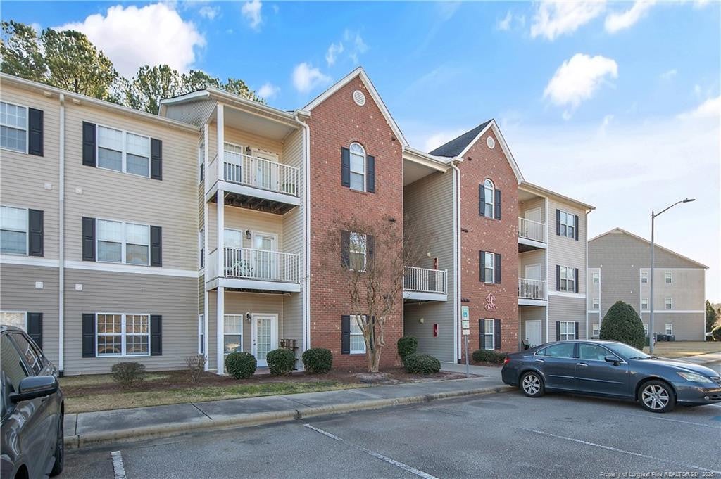625 Marshtree Lane 108 — photo