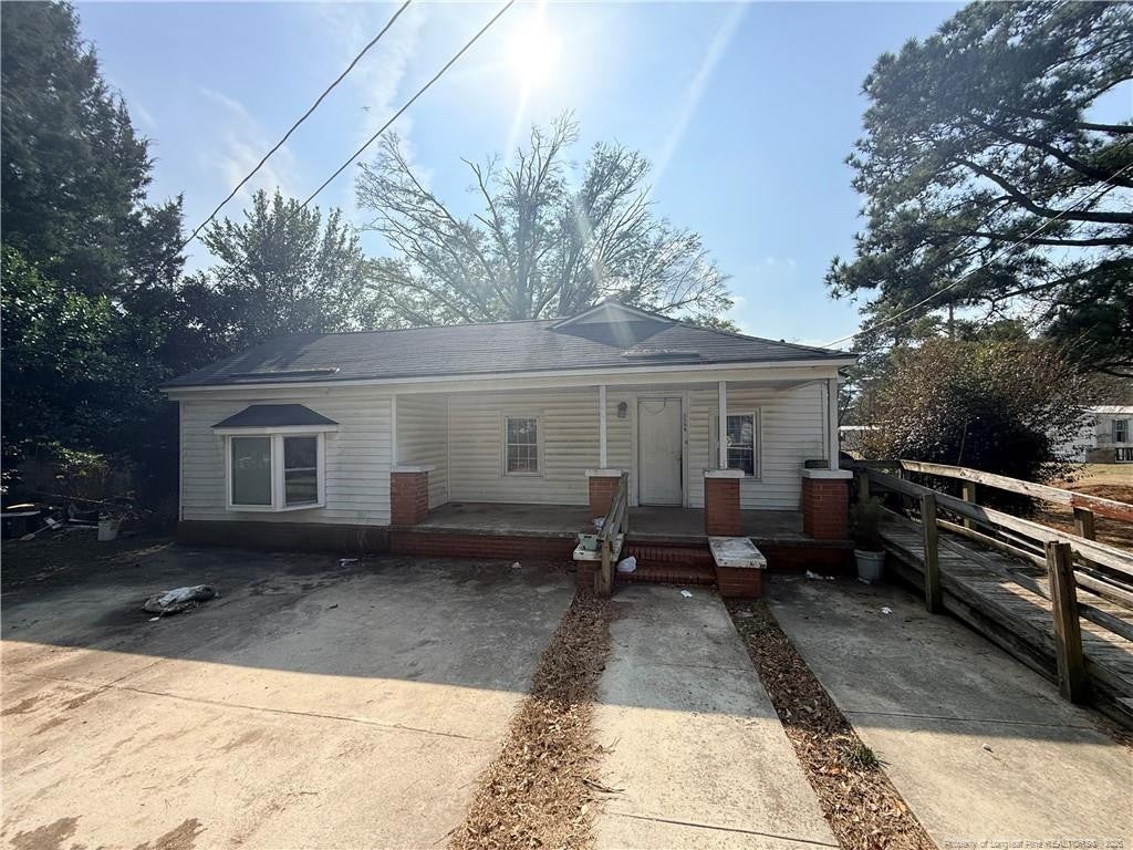 4205 Dwight Circle — photo