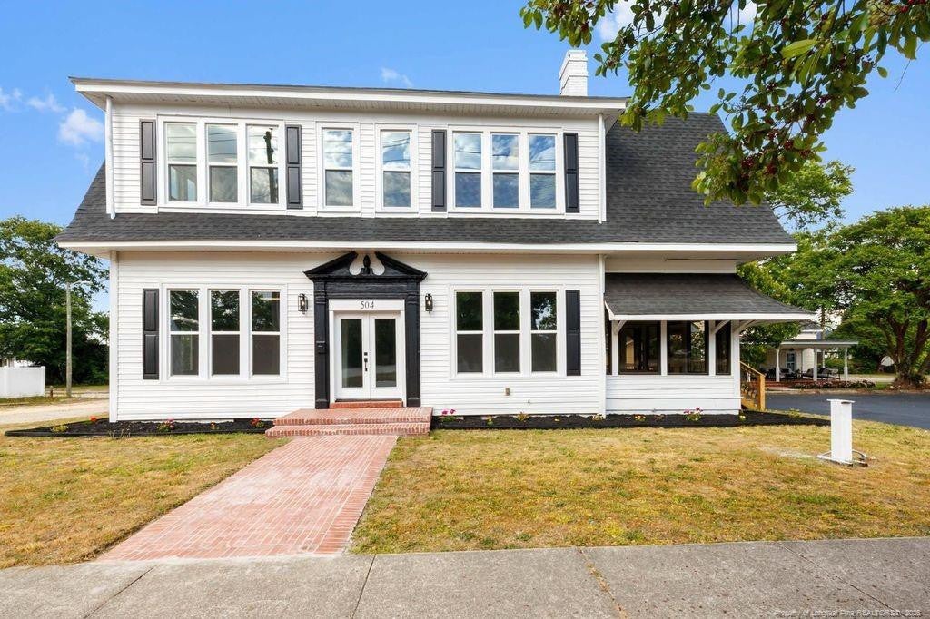 504 W Broad Street — photo