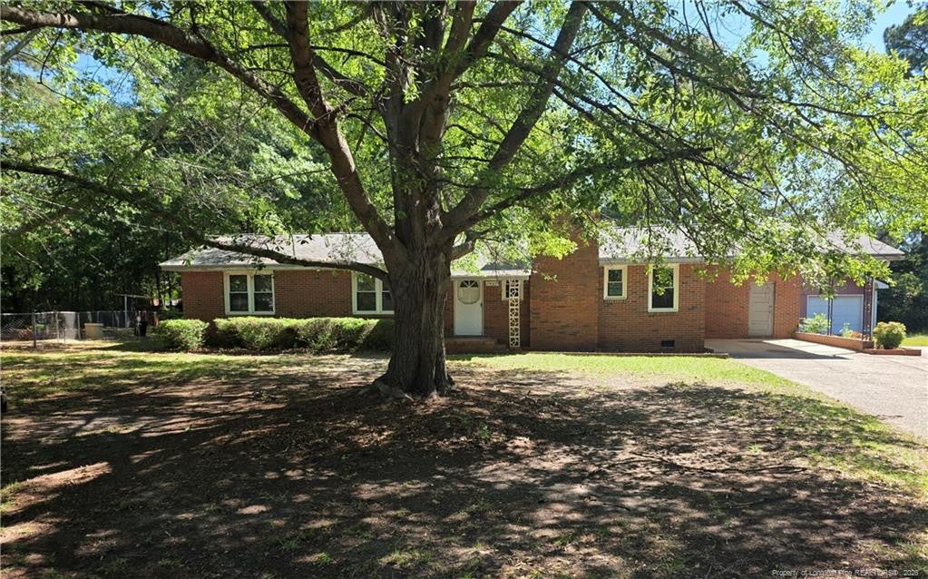 1427 Valencia Court — photo