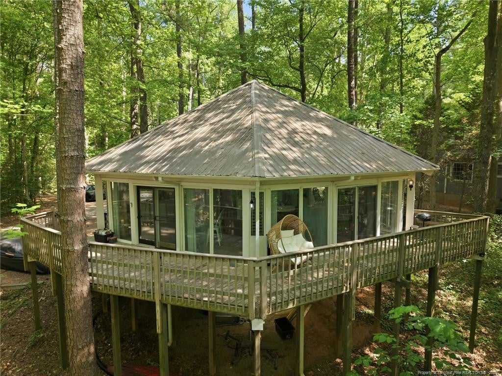822 Hilltop Circle — photo