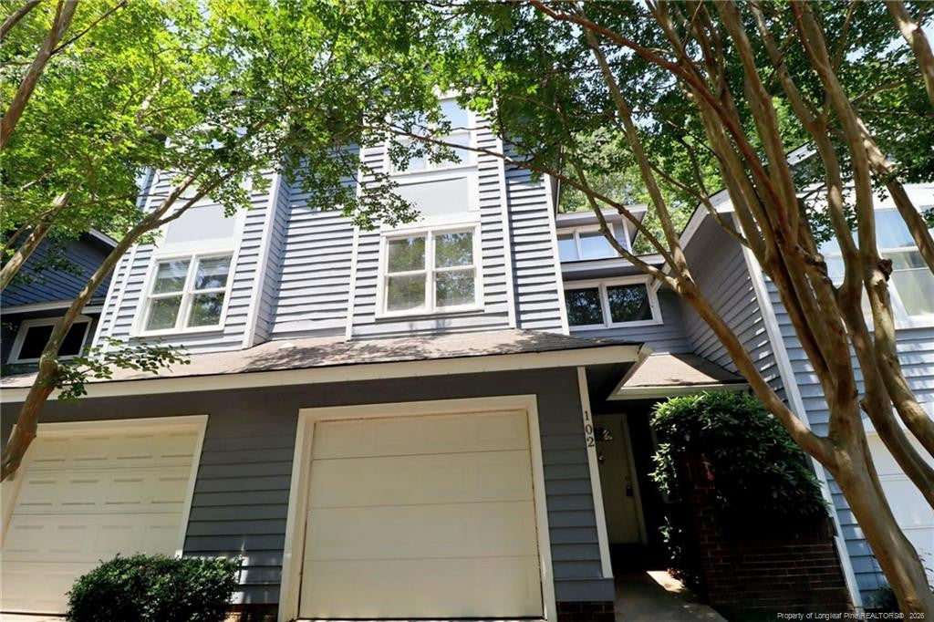 102 Union Jack Lane — photo