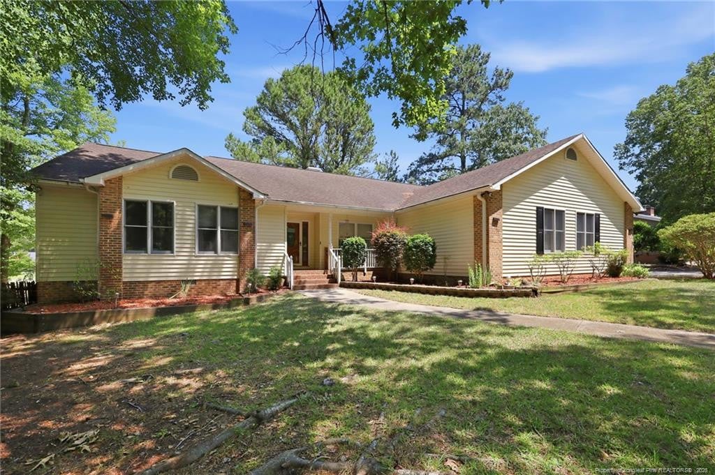 573 Broadmoor Court — photo