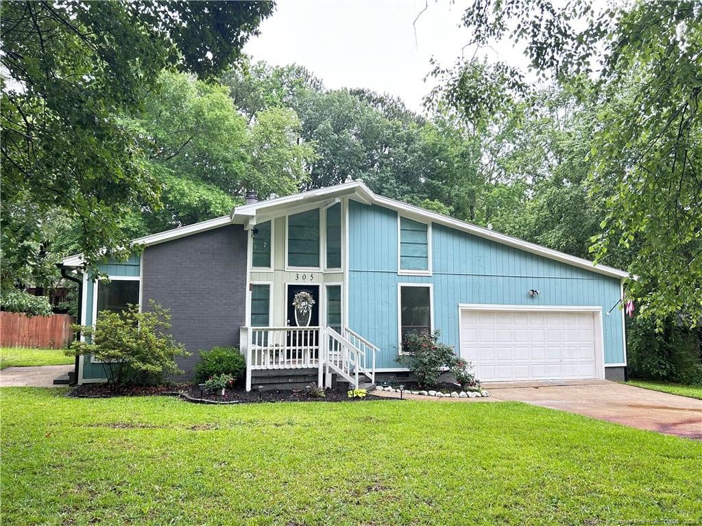 305 Reid Court — photo