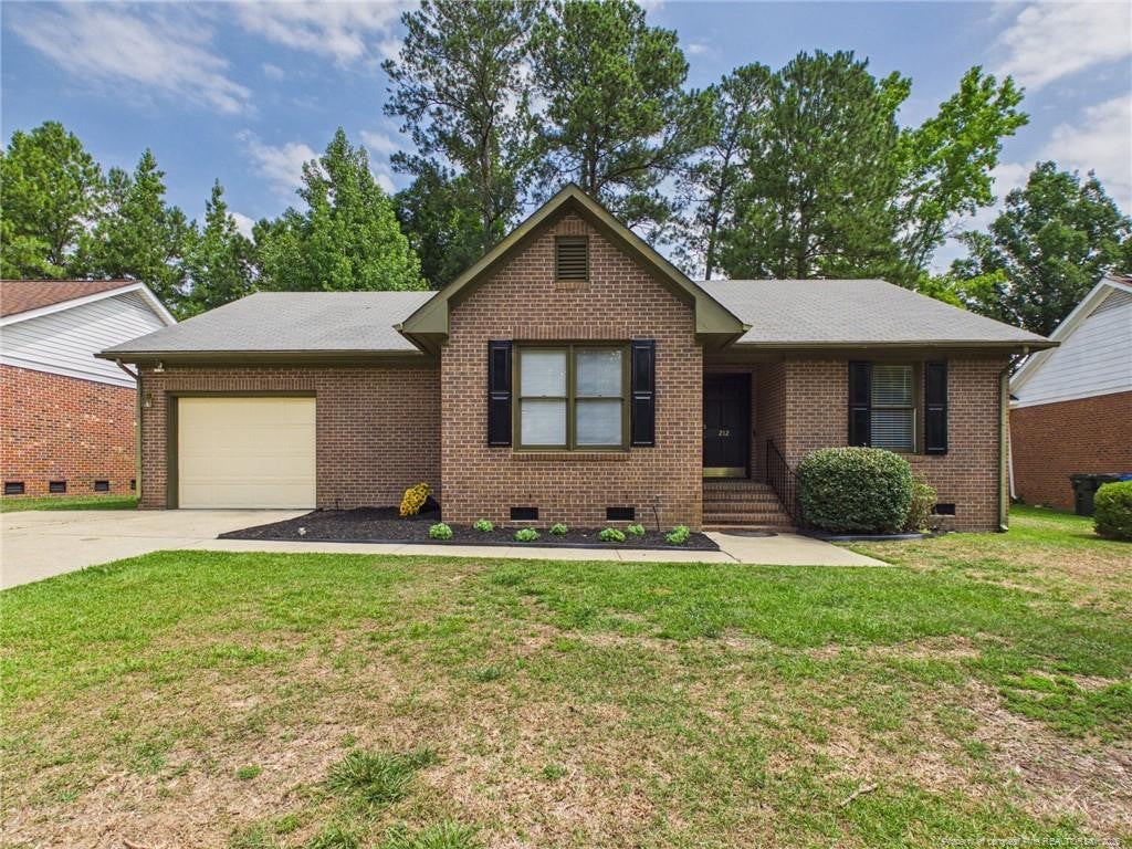 212 Fair Oaks Drive — photo