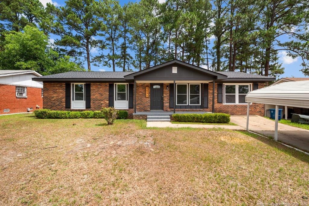 5490 Lindale Court — photo