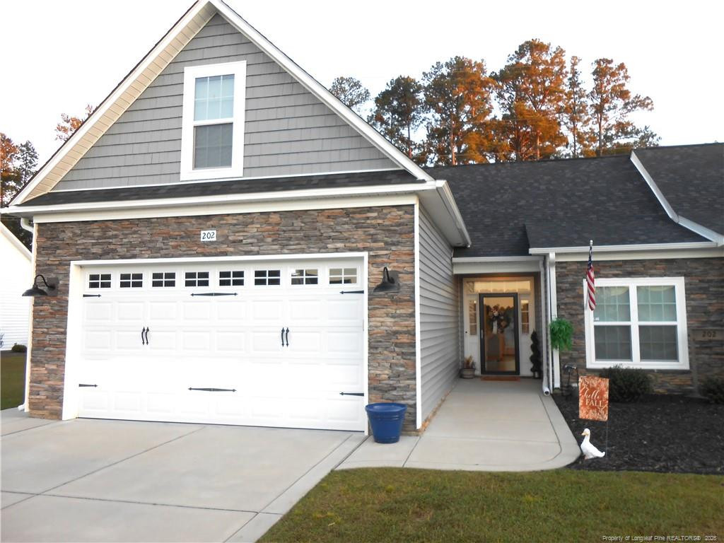 202 Oak Pointe Circle — photo