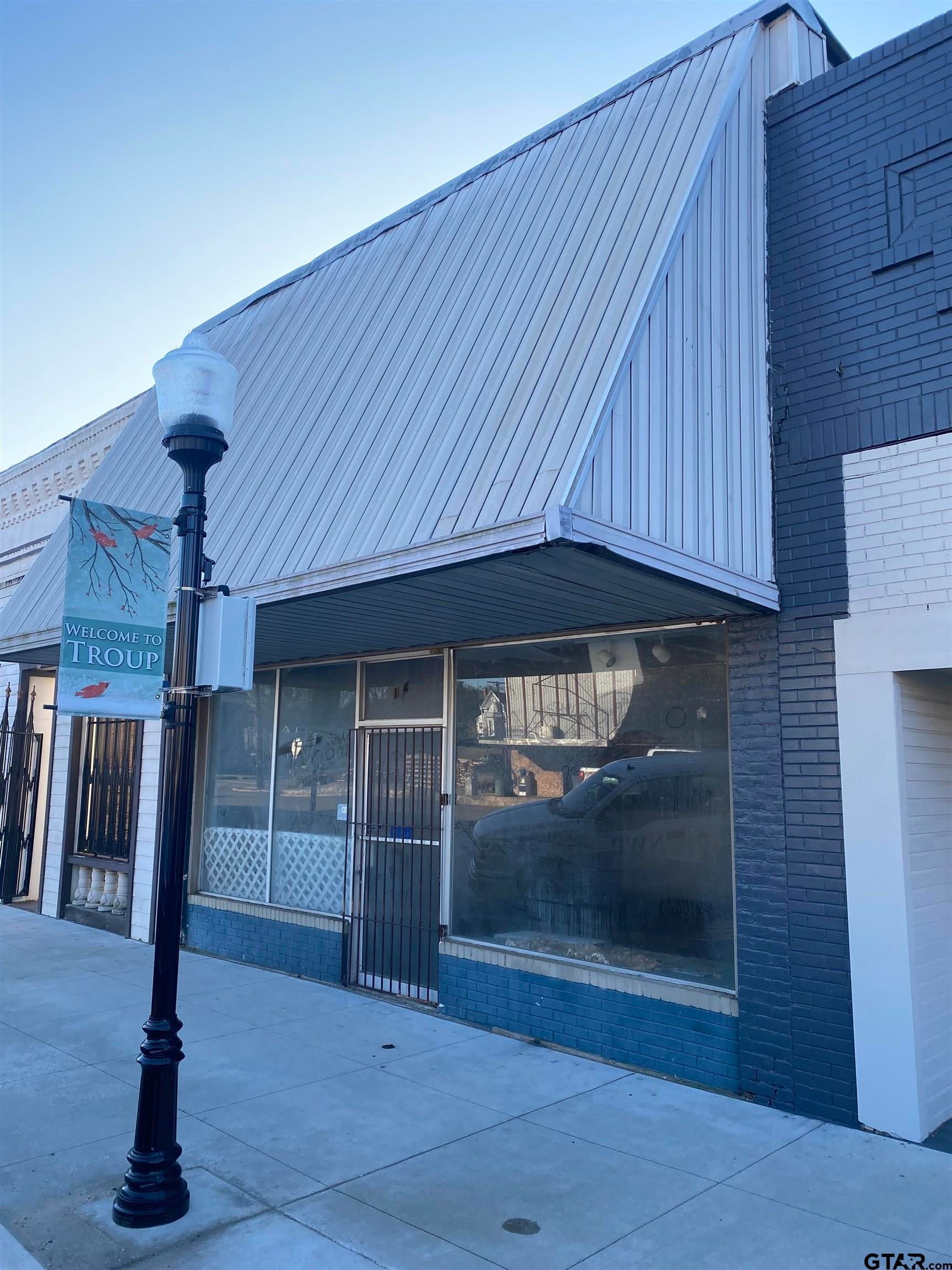 114 W Duval — photo