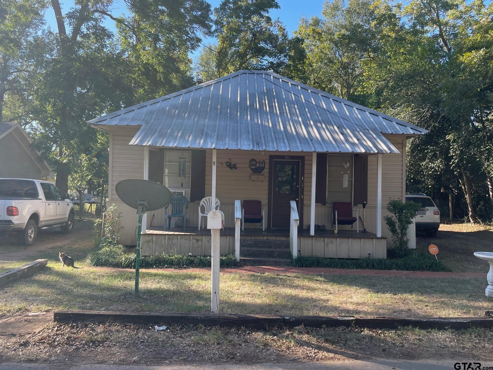 703 E Terrell, Crockett, TX 75835 — photo 2