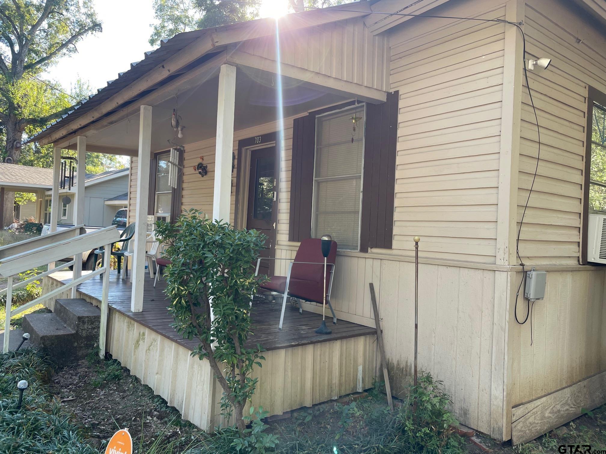 703 E Terrell, Crockett, TX 75835 — photo 3