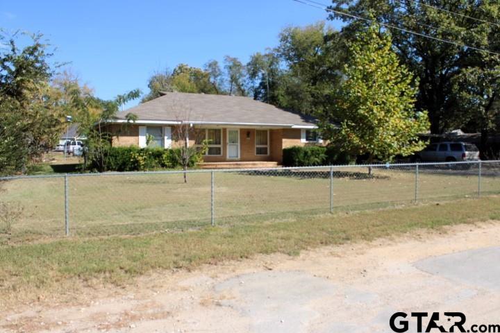 307 Lowry St — photo