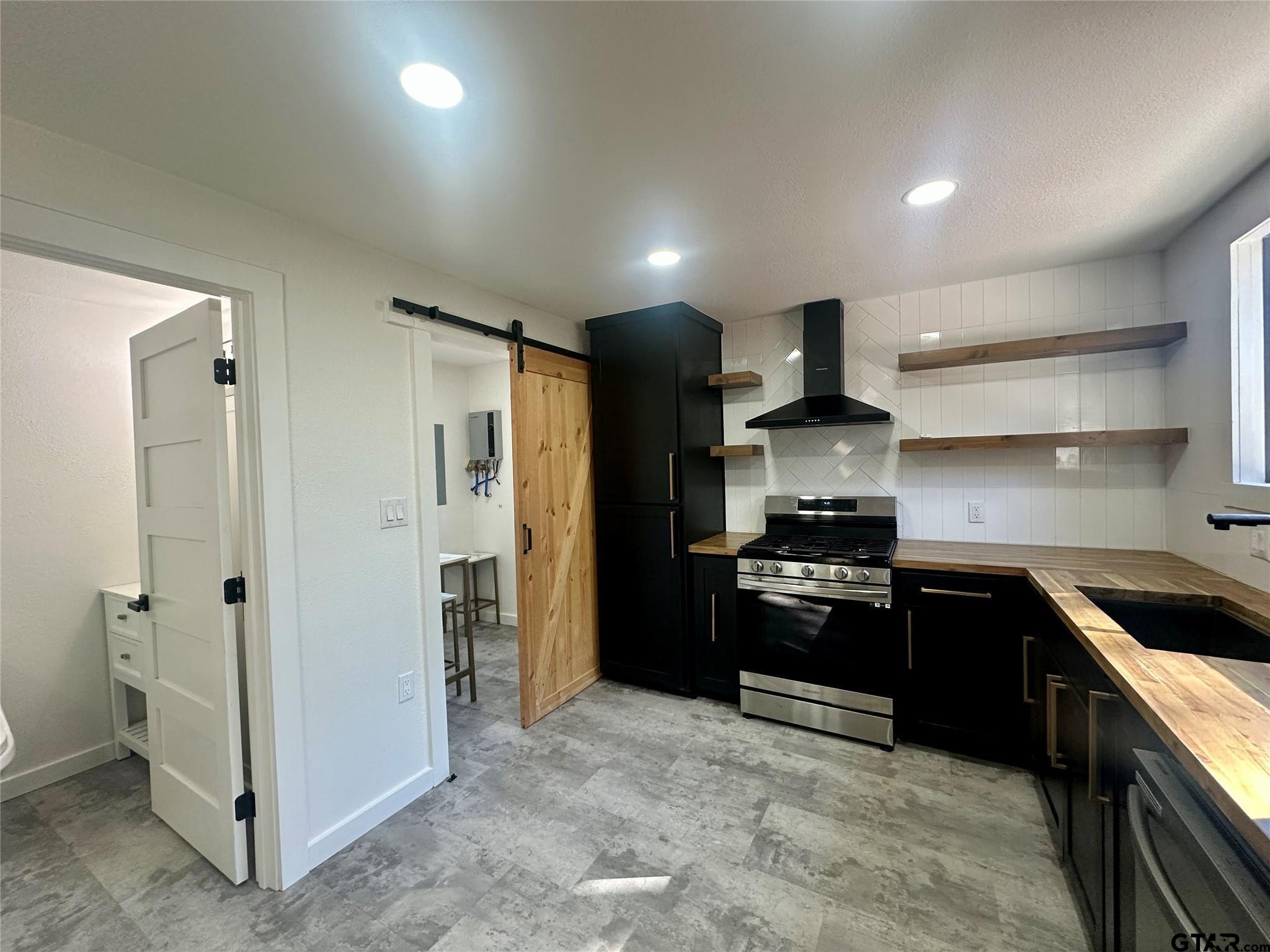 334 Pr 8573 — photo