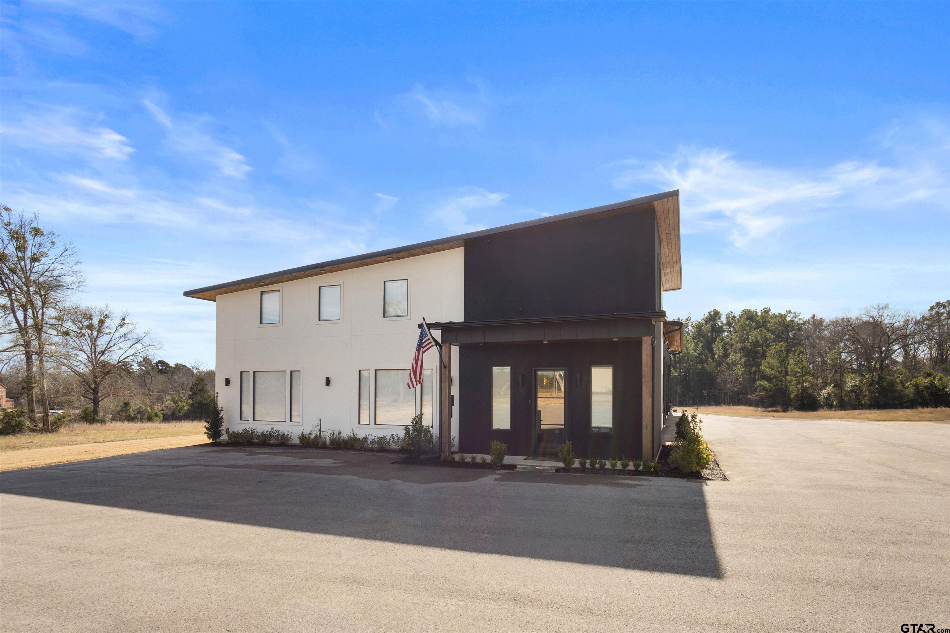 10867 CR 140 — photo