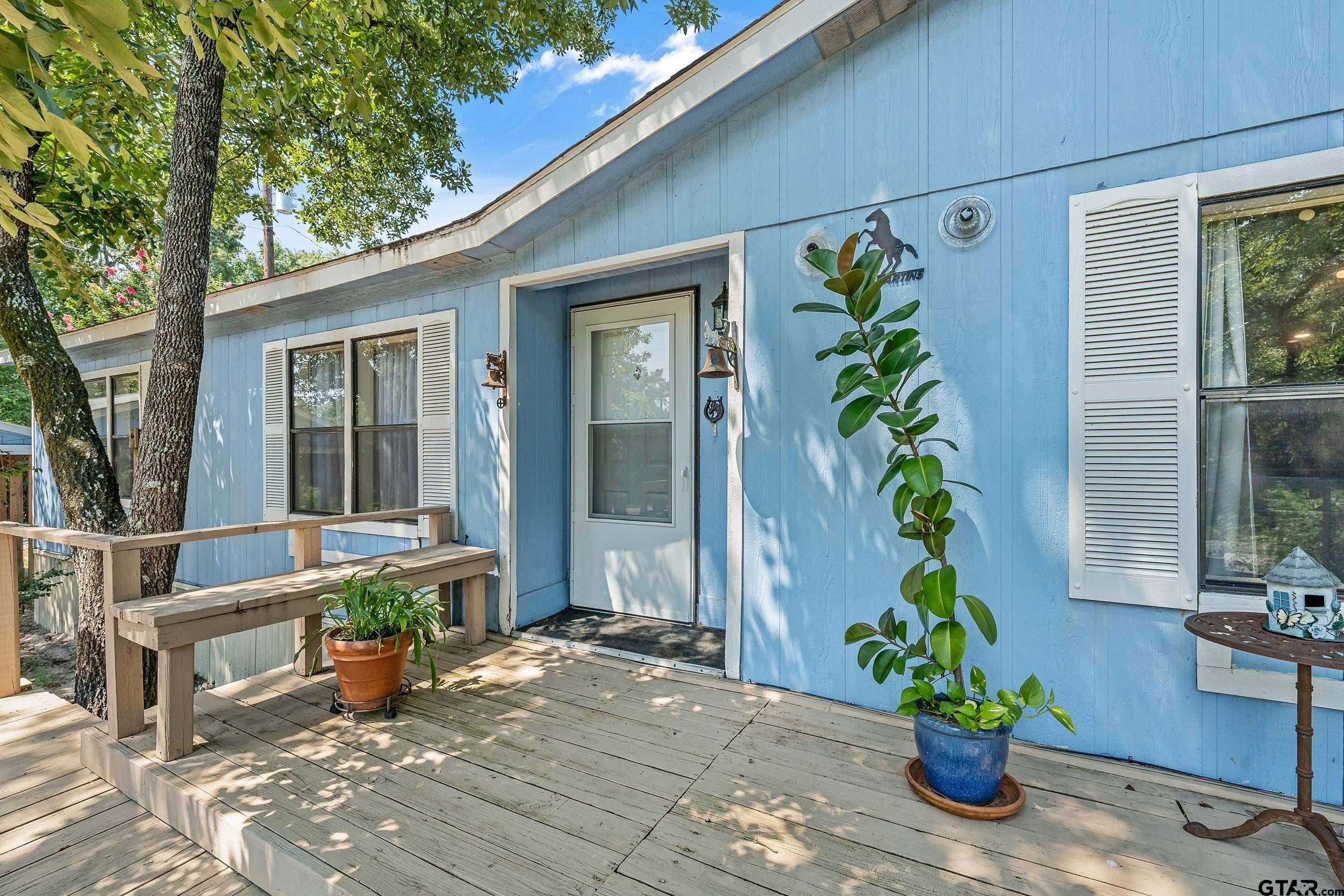 110 W Sycamore Lane — photo