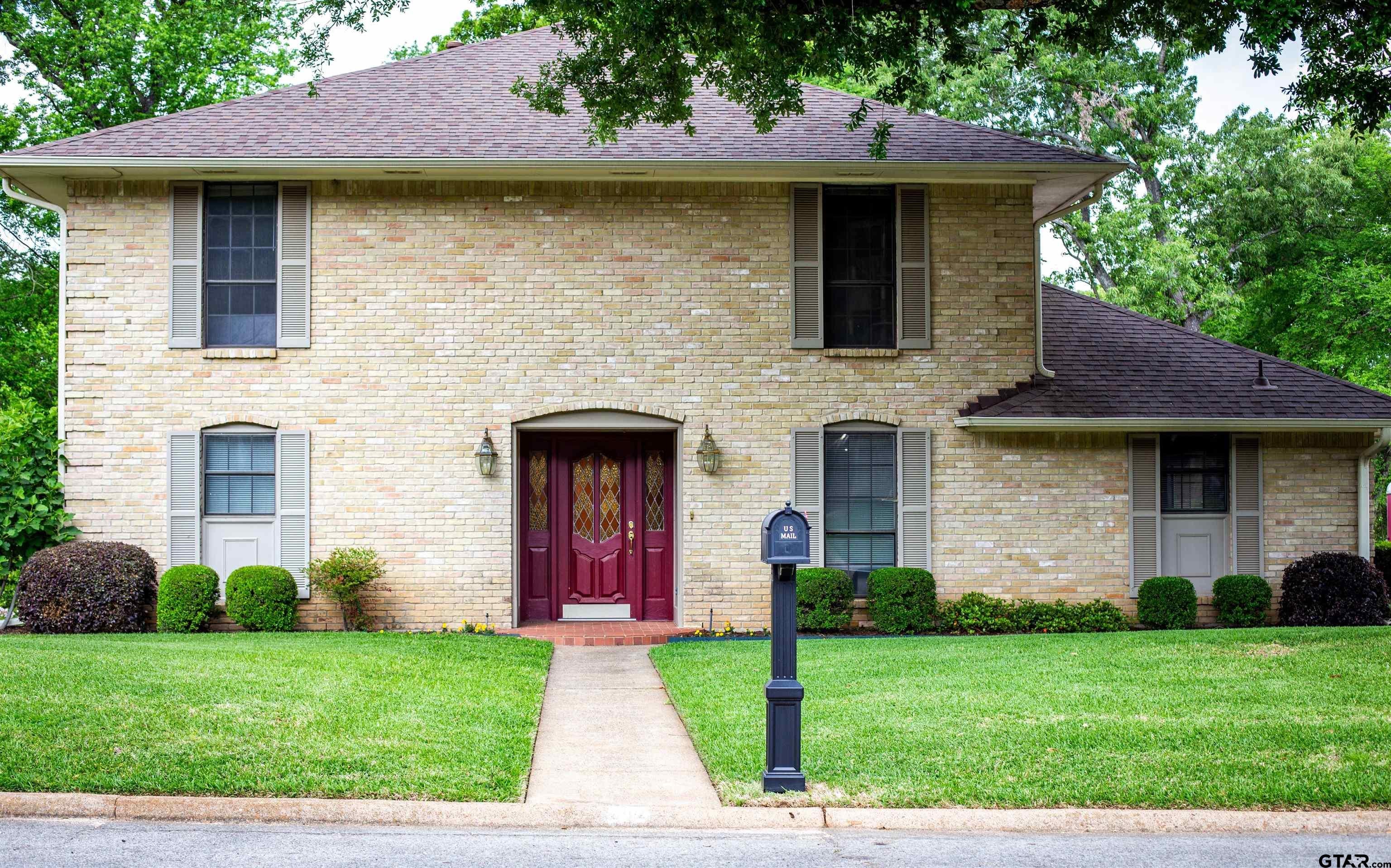 802 Circle Drive — photo